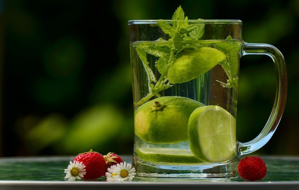 Wasser trinken hilft beim abnehmen